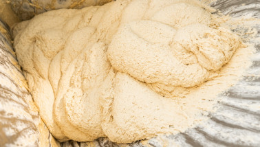 Deeg klaar voor verwerking in bakkerijproducten