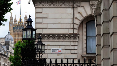 Downing Street in Londen met de kenmerkende straat en overheidsgebouwen.