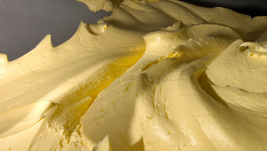 Verse boter gevormd tijdens industriële verwerking van room