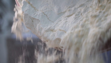 Tarwemeel, fijngemalen product van tarwe.