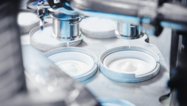 Productie van yoghurt, vers zuivelproduct