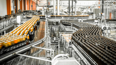 Brouwerij produceert flesjes bier