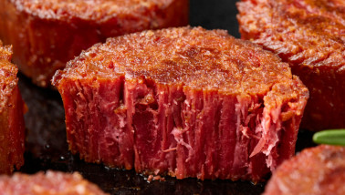 Veganistisch vleesalternatief gemaakt van plantaardige ingrediënten, eiwitbron