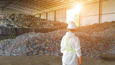 Plastic recyclingproces, sorteren en verwerken van recyclebare kunststoffen