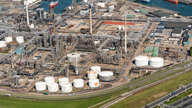 7 september 2023, Rotterdam, luchtfoto van Shell Pernis