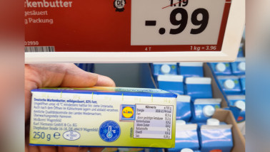 Verpakte boter in de Duitse retail, kerstaanbod